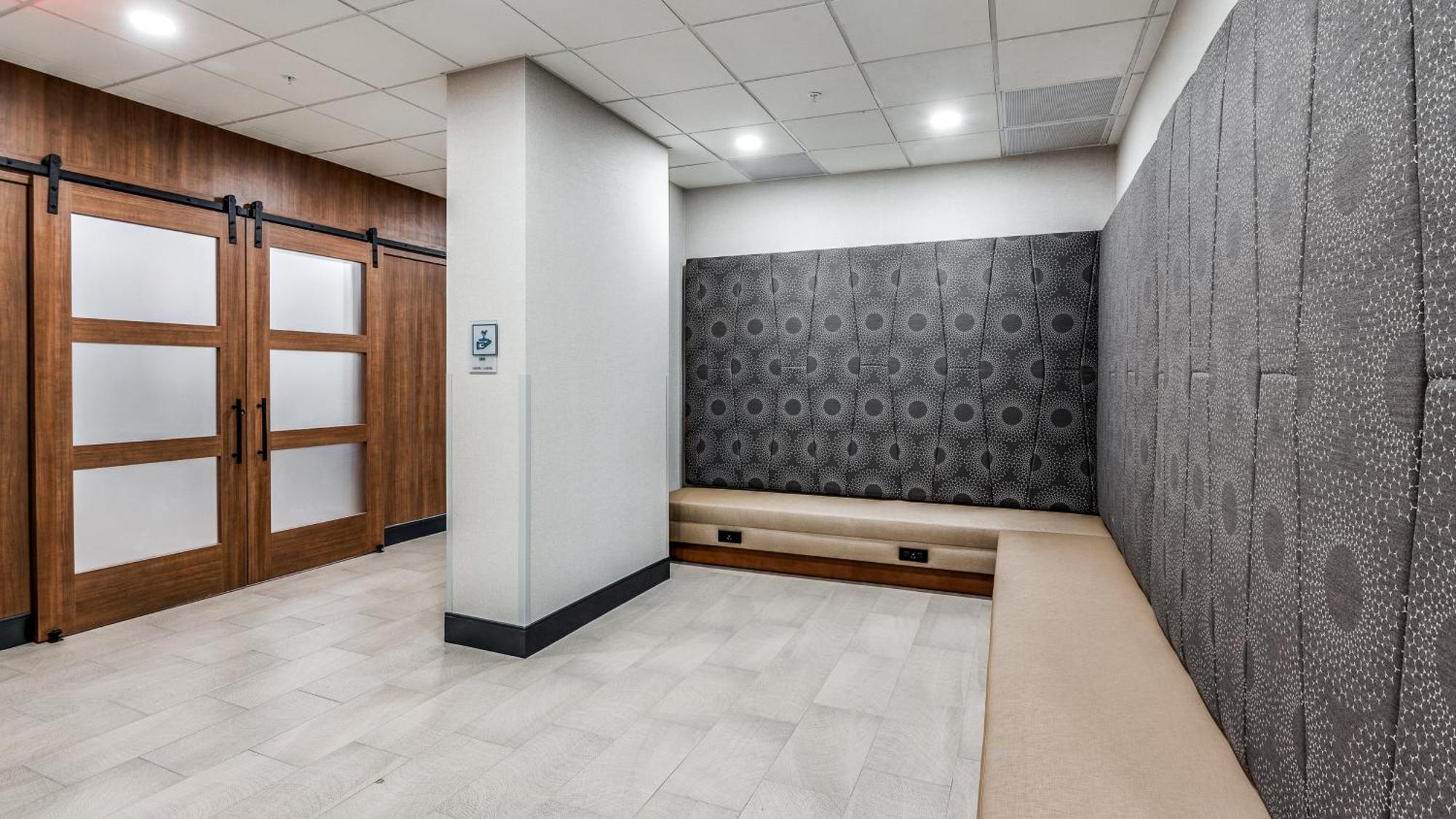 Holiday Inn Dallas Market Ctr Love Field By Ihg ภายนอก รูปภาพ